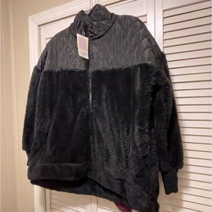 New With Tags LulaRoe Large Nancy Pullover